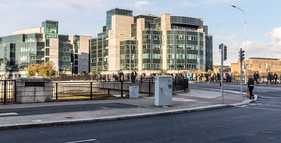 Safe Electric technician isolating hazardous circuit in IFSC & North Wall home